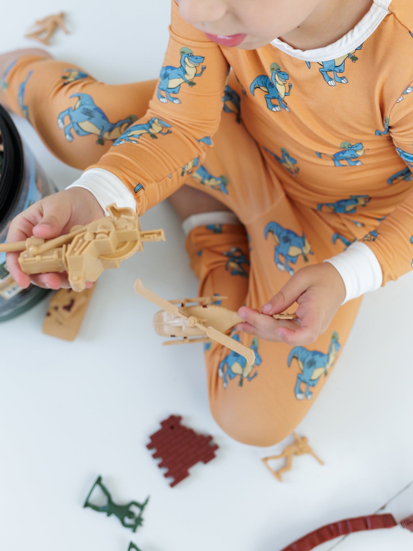 Dangerous Dino 2-Piece Set